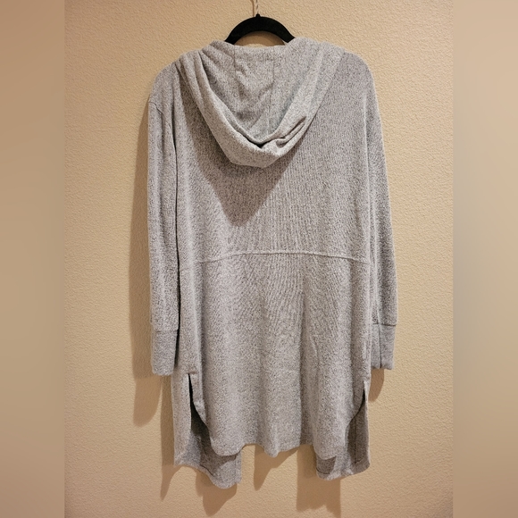 Super soft gray sweater - Picture 2 of 3